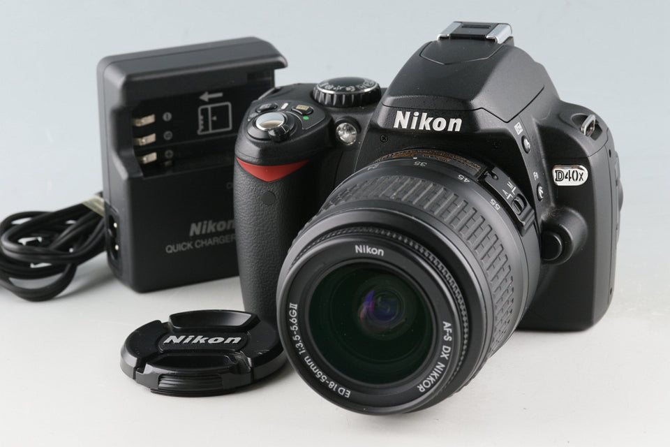 Nikon D40 + AF-S DX Nikkor 18-55mm F/3.5-5.6 G II ED Lens