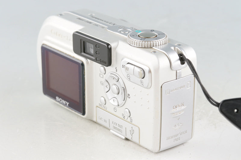 Sony Cyber-Shot DSC-P8 Digital Camera #52964J
