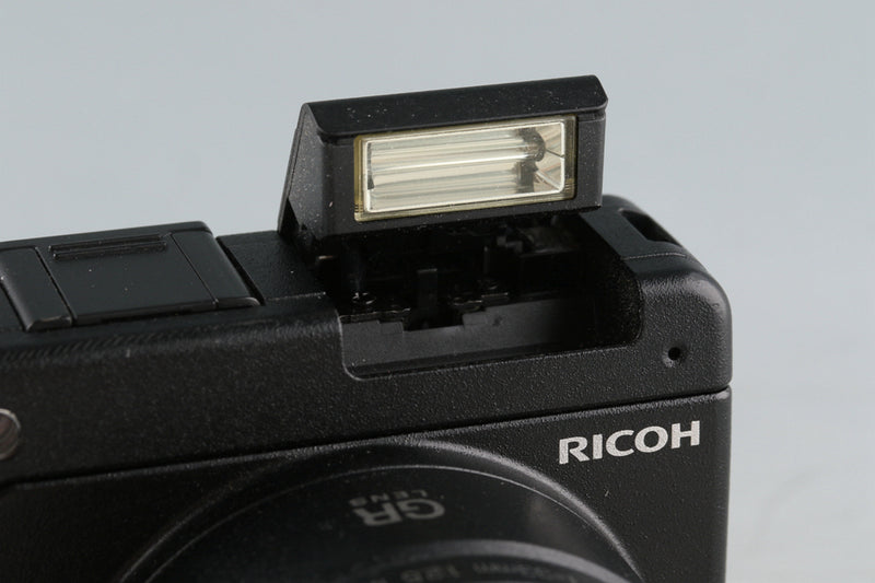 Ricoh GXR + A12 50mm F/2.5 Macro Lens + A16 24-85mm F/3.5-5.5 Lens #55091F3