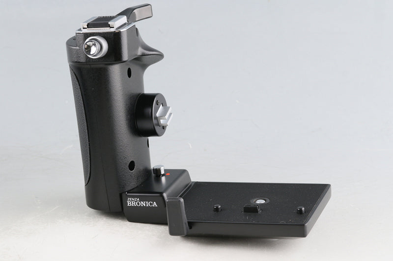 Zenza Bronica SQ-Ai + Zenzanon-PS 80mm F/2.8 + Prism Finder 45D S + Waist Level Finder + Speed Grip #58593L9