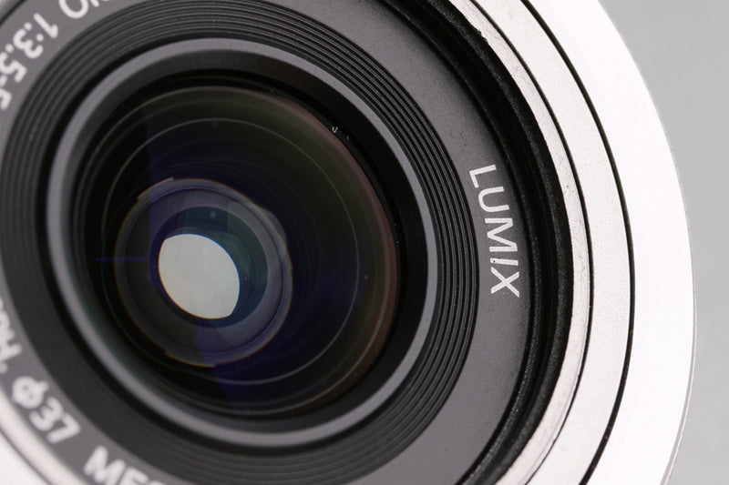 Panasonic Lumix DC-GF10 + G Vario 12-32mm F/3.5-5.6 ASPH. Lens #60340E2
