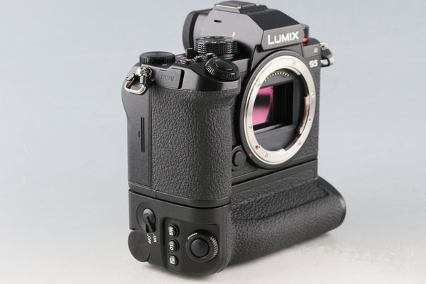 Panasonic Lumix DC-S5 + DMW-BGS5 #60757E3