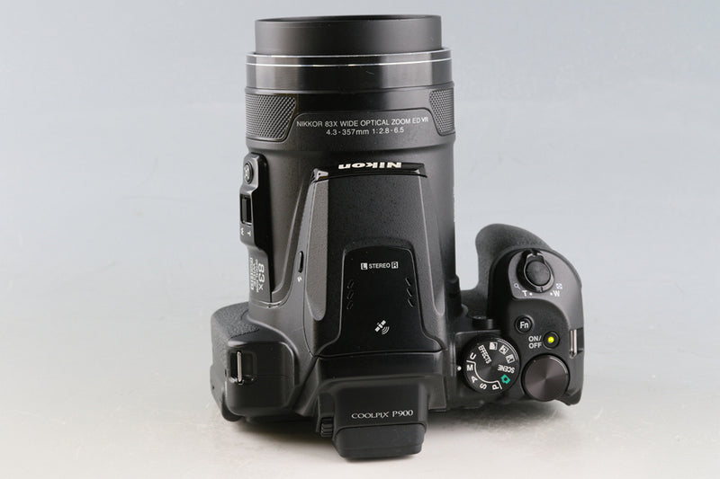 Nikon coolpix P900と付属品 Nikon COOLPIX P900 本体と付属品