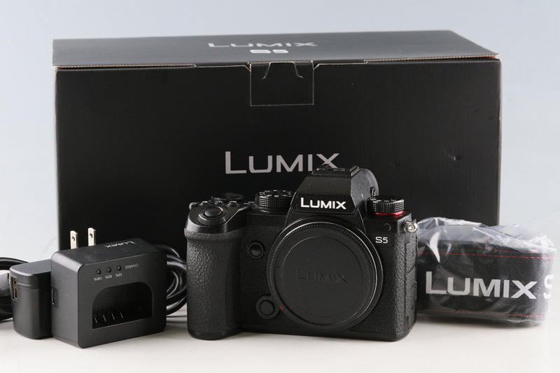 Panasonic LUMIX S5 美品 新品)Panasonic (パナソニック) LUMIX DC-S5 ボディ ブラック