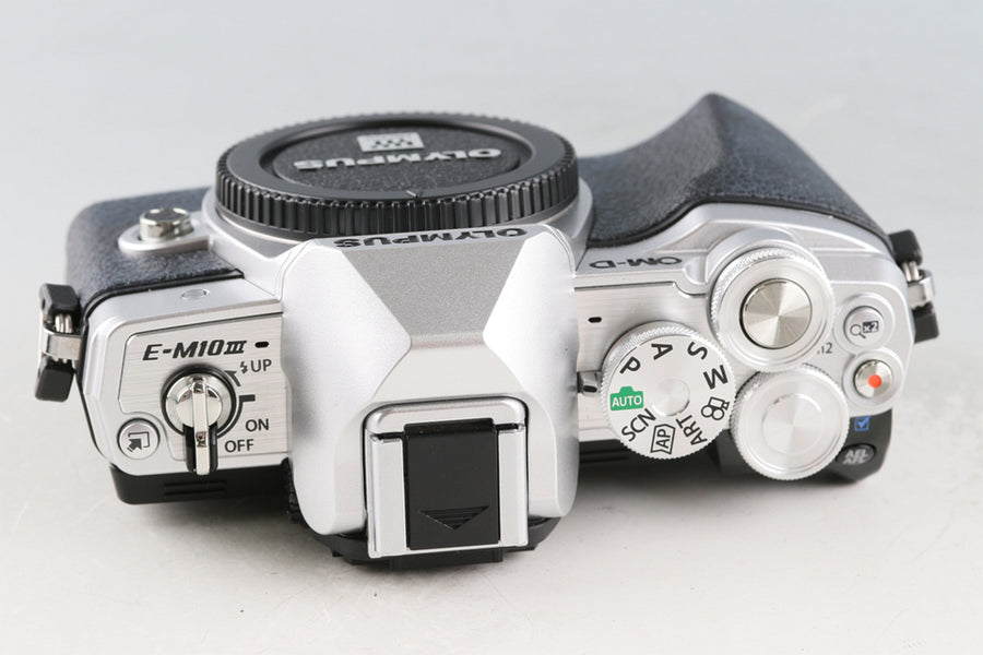 Olympus OM-D E-M10 III + M. Zuiko Digital 14-42mm F/3.5-5.6