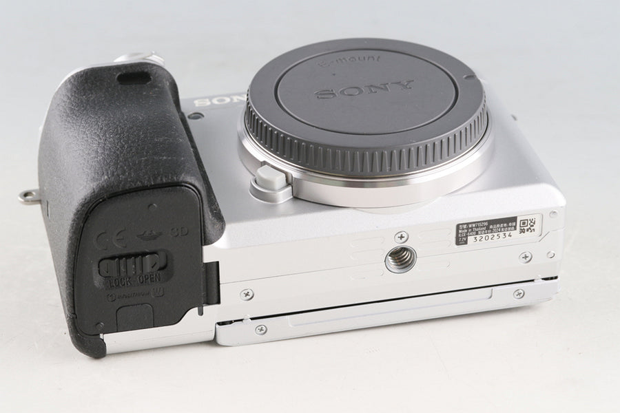 Sony α6400 Mirrorless Digital Camera *Japanese Version Only