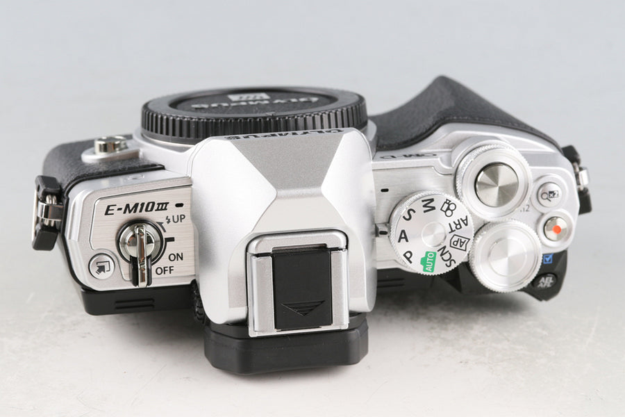 Olympus OM-D E-M10 Mark III + ED 14-42mm F/3.5-5.6 EZ + ED