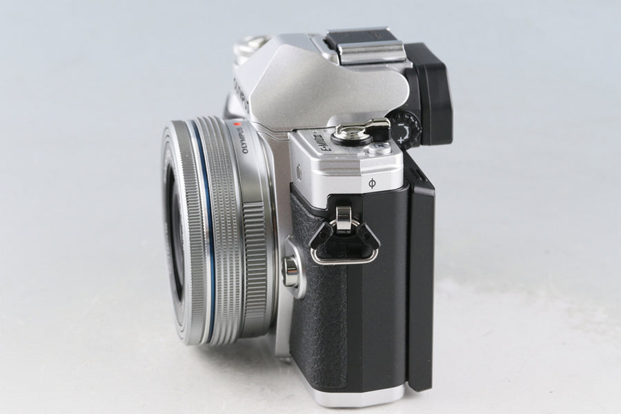 OLYMPUS OM-D ミラーレスカメラ 14-42mm※ストロボ不良 Olympus OM-D E-M10 III + ED 14-42mm F/3.5-5.6 EZ Lens #64314E3