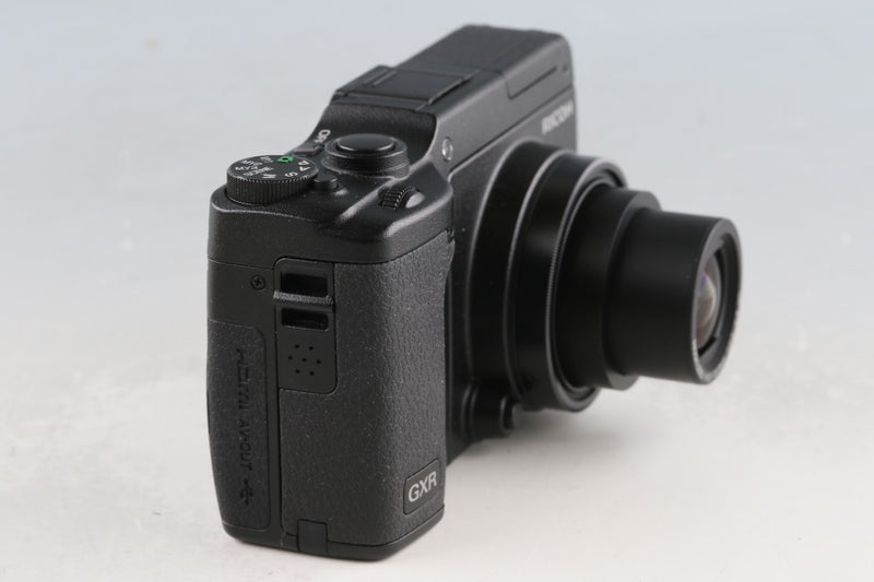 Ricoh GXR Digital Camera + S10 24-72mm F/2.5-4.4 Lens With Box