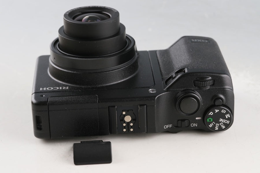 Ricoh GXR Digital Camera + S10 24-72mm F/2.5-4.4 Lens With Box