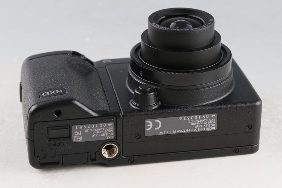 Ricoh GXR Digital Camera + S10 24-72mm F/2.5-4.4 Lens With Box
