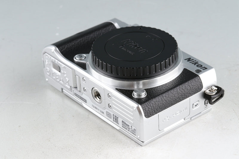 カメラニコン NIKON 1 J5 10-30mmレンズ付き 完動品 美品 付属品＋α