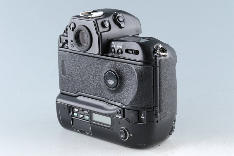 #19930 Nikon F5 35mm SLR Film CameraNikonF5シリアルナンバー