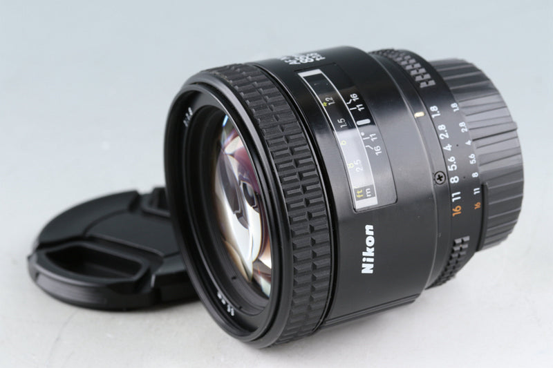 Nikon AF NIKKOR 85 1.8 lens
