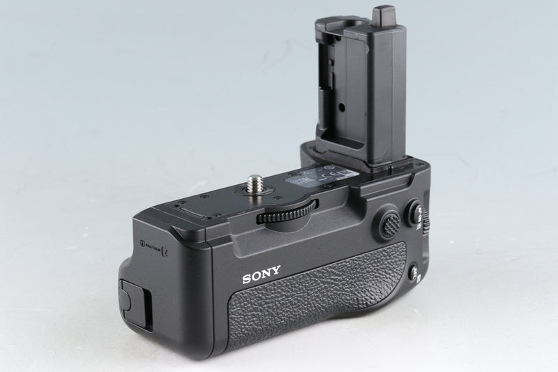 Sony VG-C4EM Vertical Grip With Box #46528L2