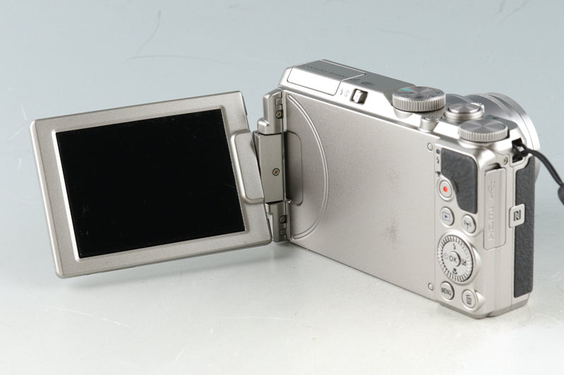 Nikon Coolpix S9900 Digital Camera With Box #47411L4