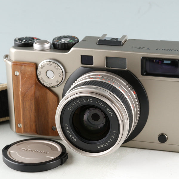 Fujifilm TX-1 + Super-EBC Fujinon 45mm F/4 Lens #47441E1