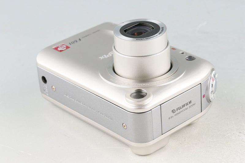 新素材新作 version *Japanese Camera Digital F601 Finepix Fujifilm