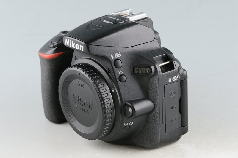 Nikon D5600 Digital SLR Camera With Box *Sutter Count:79409 #50273L4