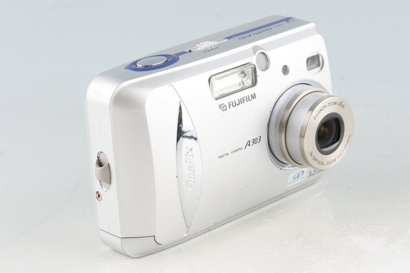 Fujifilm Finepix A303 Digital Camera *Japanese Version Only 