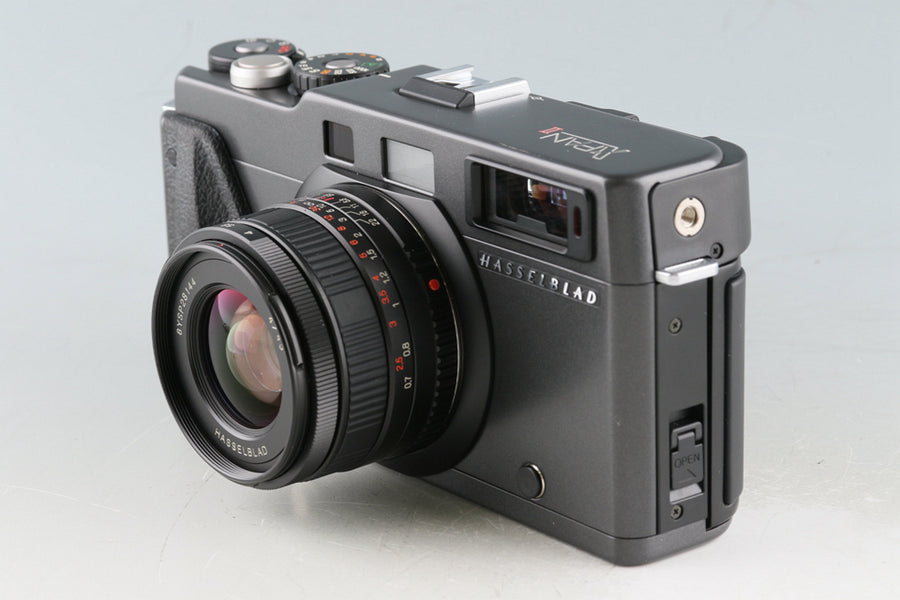 Hasselblad XPAN II 35mm Rangefinder Film Camera + 45mm F/4 Lens *Shutt –  IROHAS SHOP